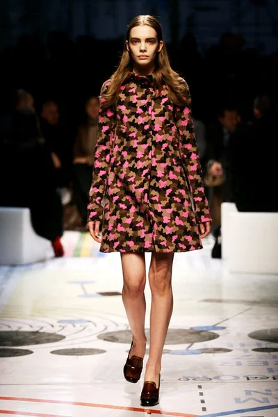Look 10